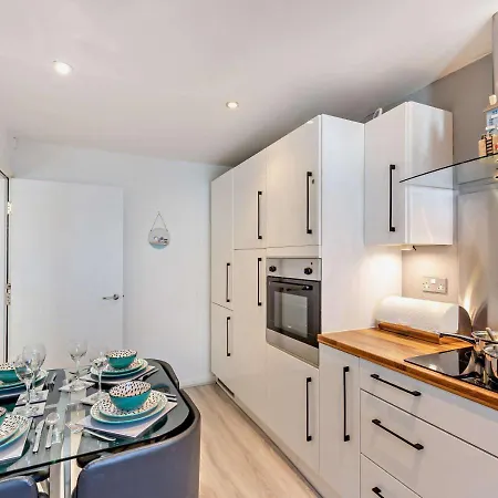 Harbour Heights - Apartment Whitby
