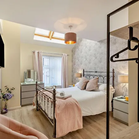 3 Bed In Oc-f29650 아파트 휫비