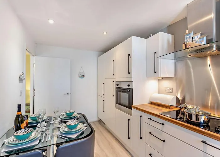 3 Bed In Oc-f29650 아파트 휫비